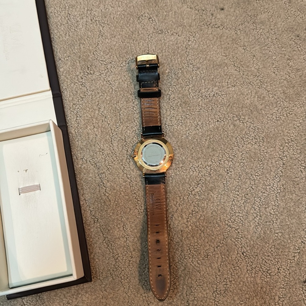 Daniel Wellington Watch - image 3